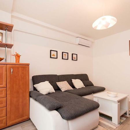 דארובר Apartman Lux מראה חיצוני תמונה
