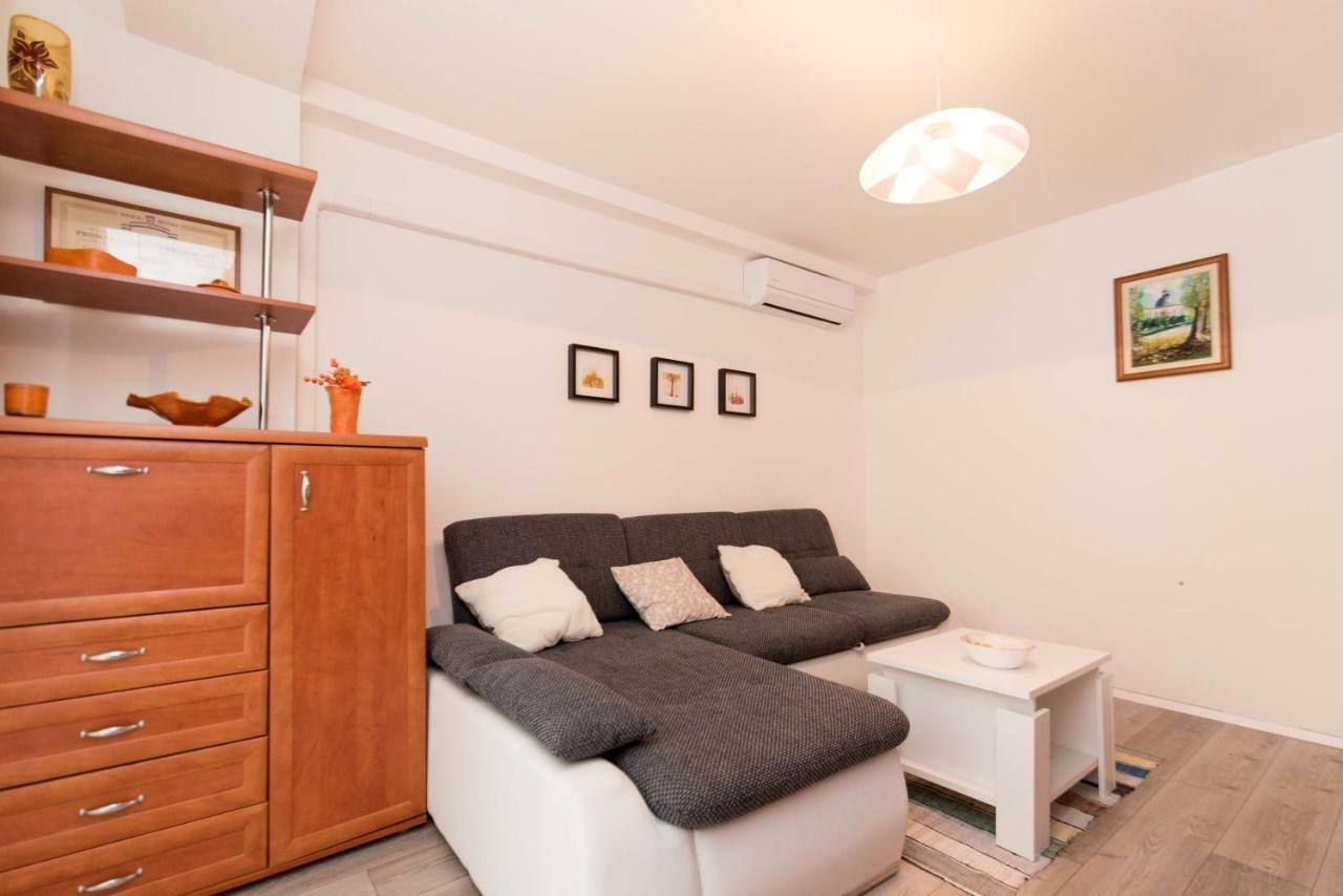 דארובר Apartman Lux מראה חיצוני תמונה